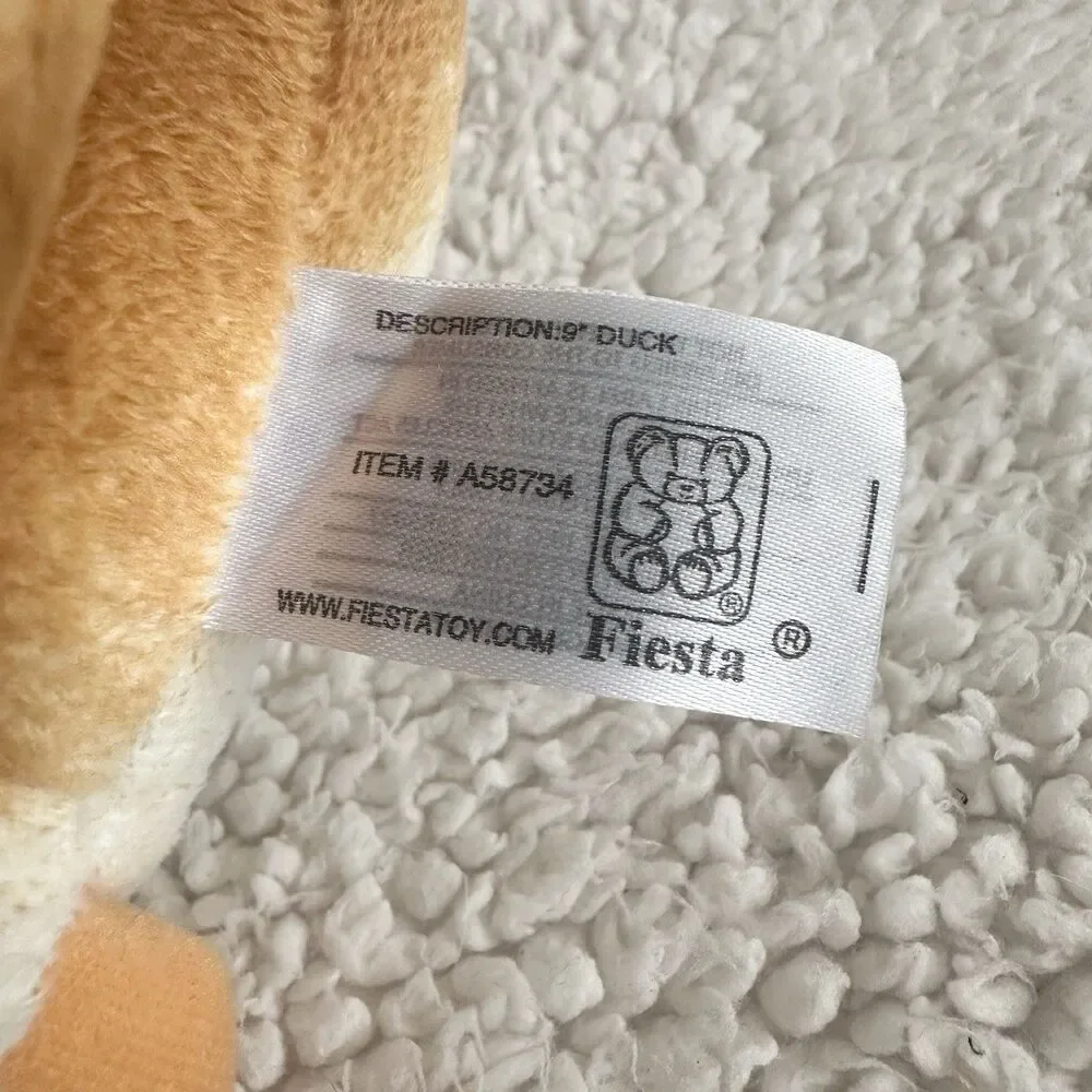 Fiesta realistic duck